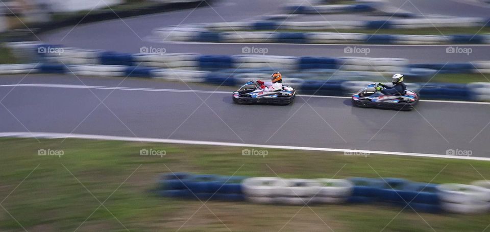 Just take a photo while Iam racing... Ok no problem...