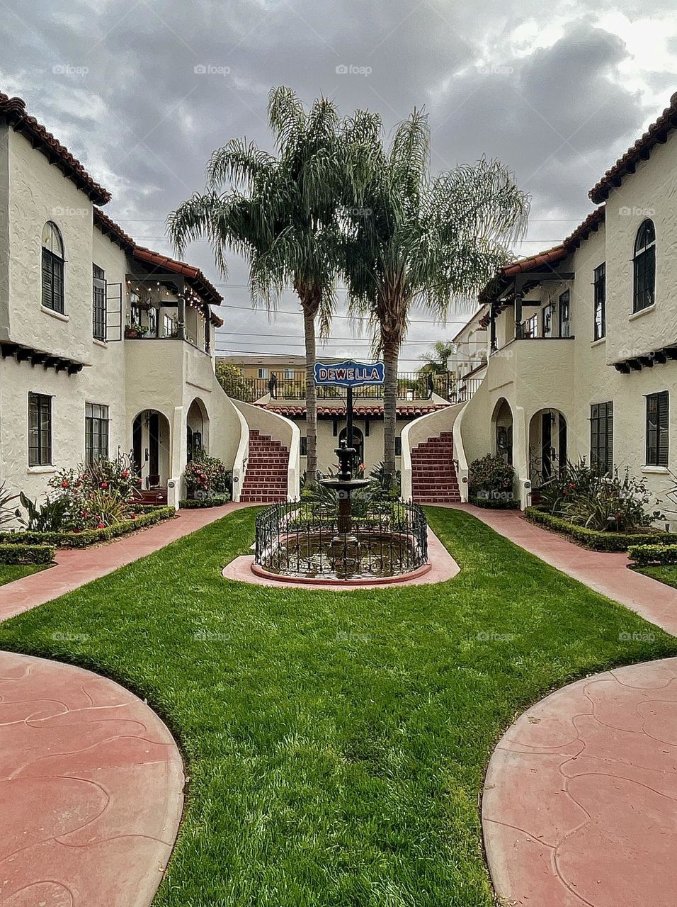 Spanish Colonial Revival courtyard building 