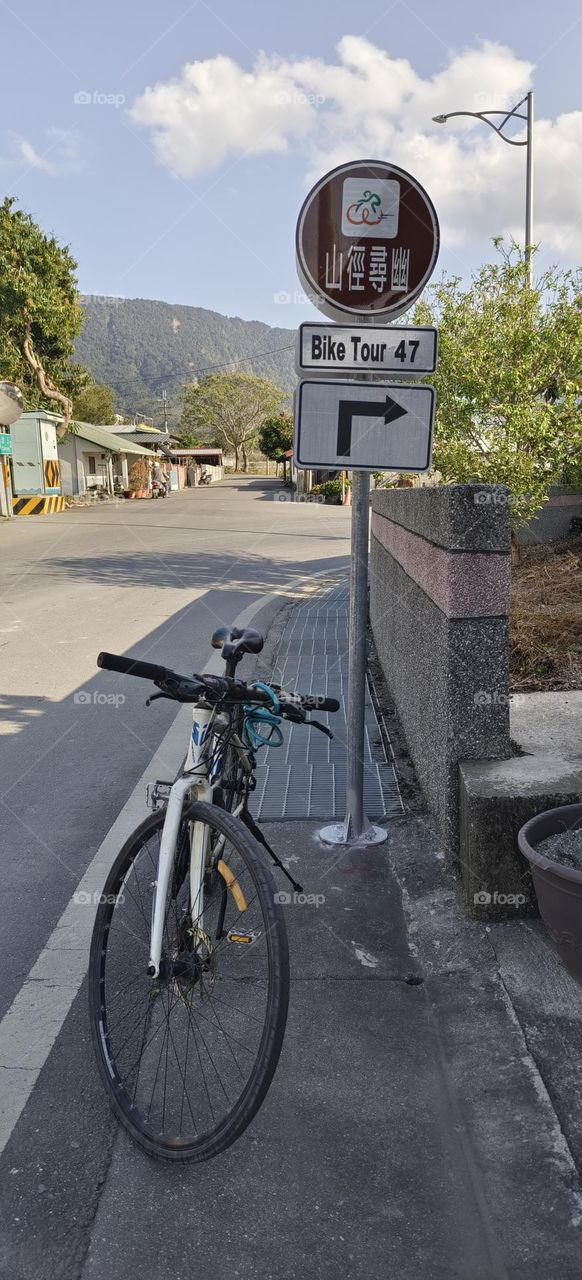 bicycle parked in the city
