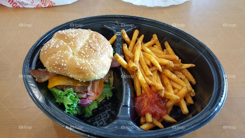 Dannys bacon avocado cheese burger