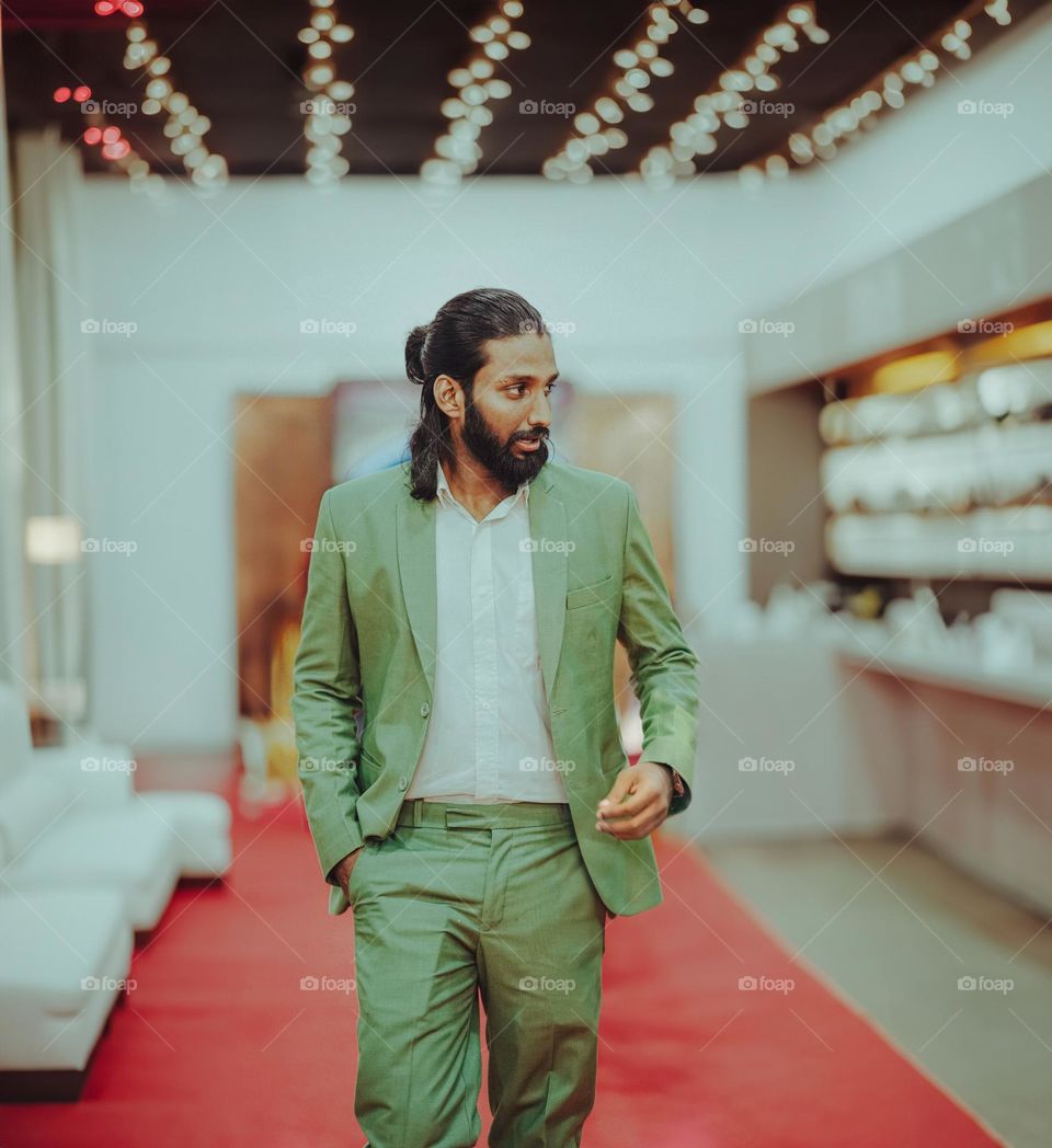 Some attitude walk maybe like this😌