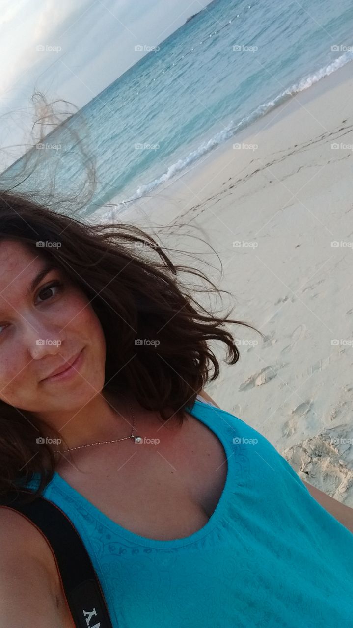 selfie of a beautiful girl in the beach in Nassau