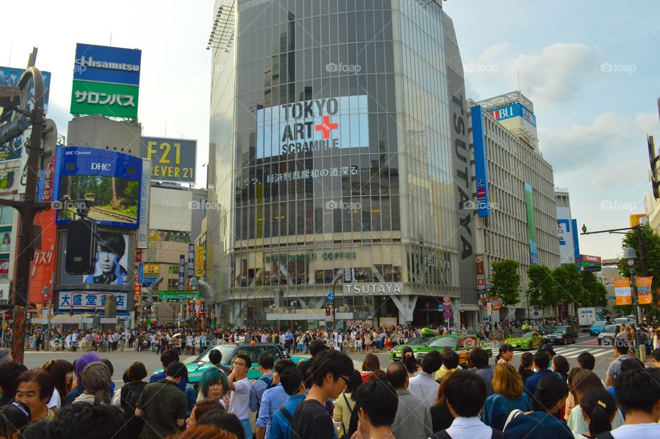 Shibuya crowd waiting to cross