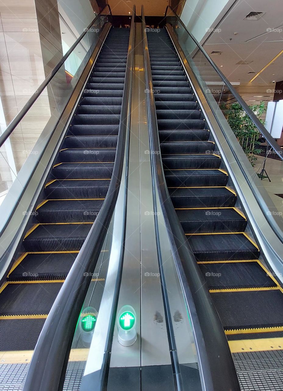 escalator ready for visitors