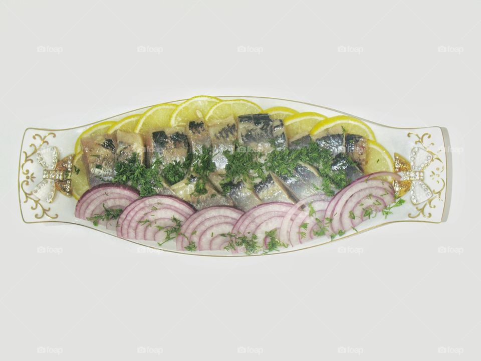 herring with onion and lemon сельдь с луком и лимоном