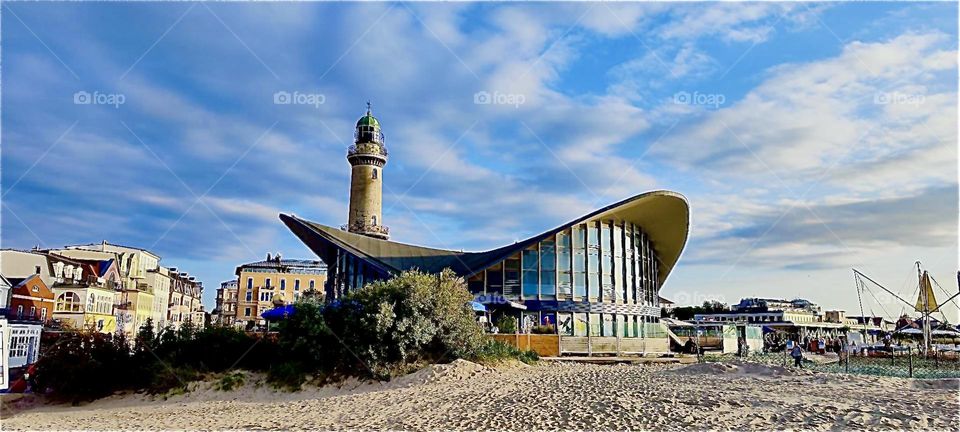This breathtakingly surreal futuristic building is located somewhere on the beach of the “Ostsee”, the “Baltic Sea” by the town of “Warnemünde” in the former “East Germany”.. 2023. Hypnotic Productions