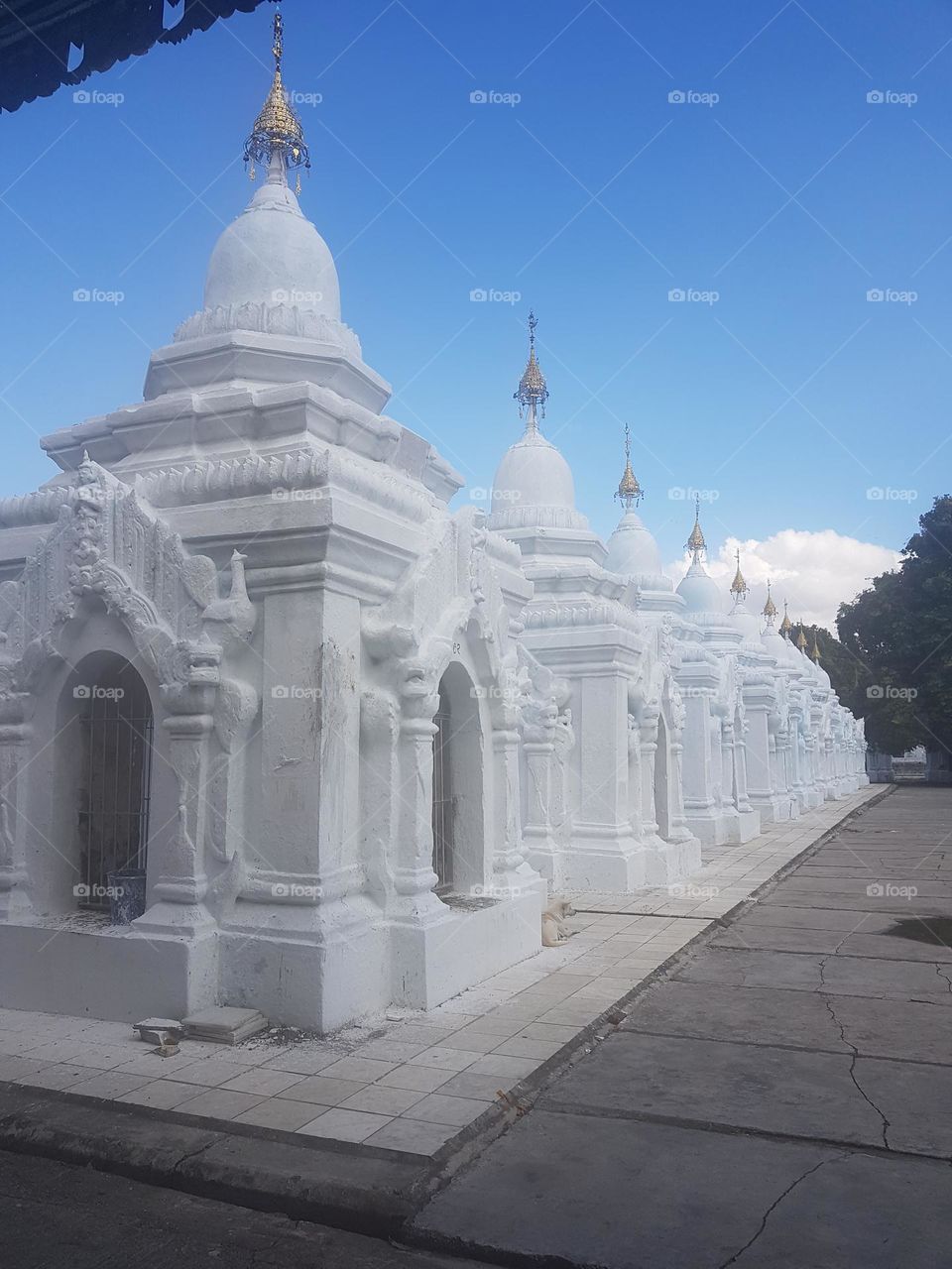 Making merit in Mandalay