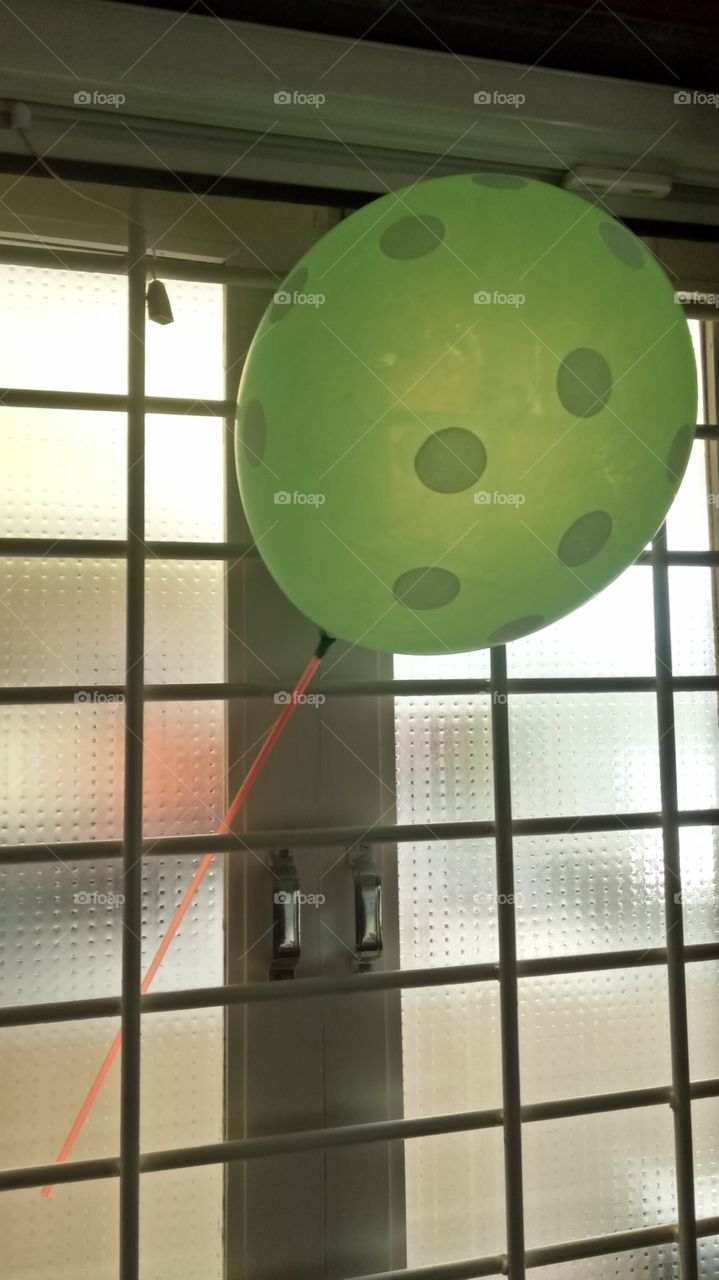 Ballon hang on window