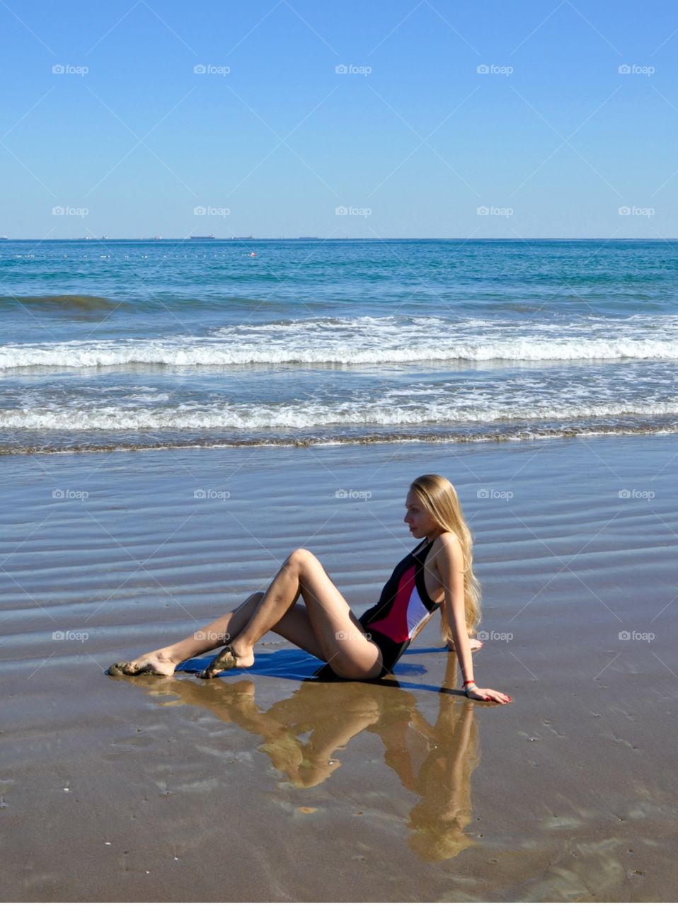 Swimming on the Indian Ocean 