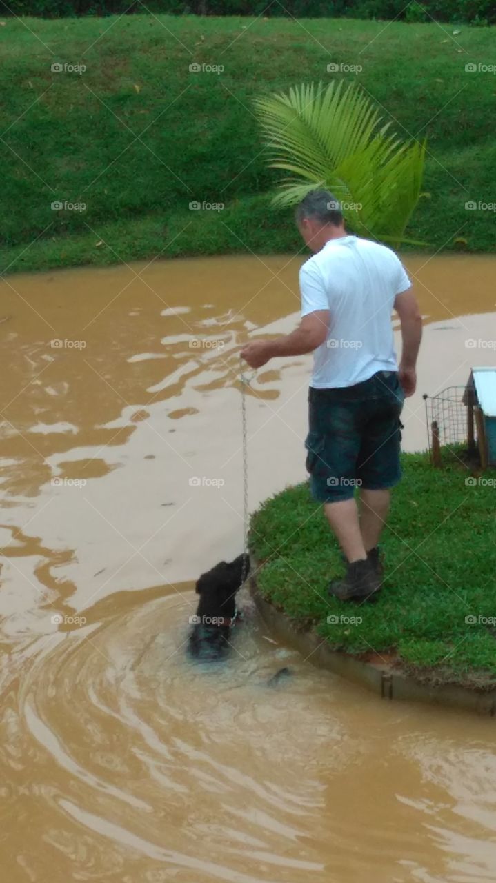 nadar no açude