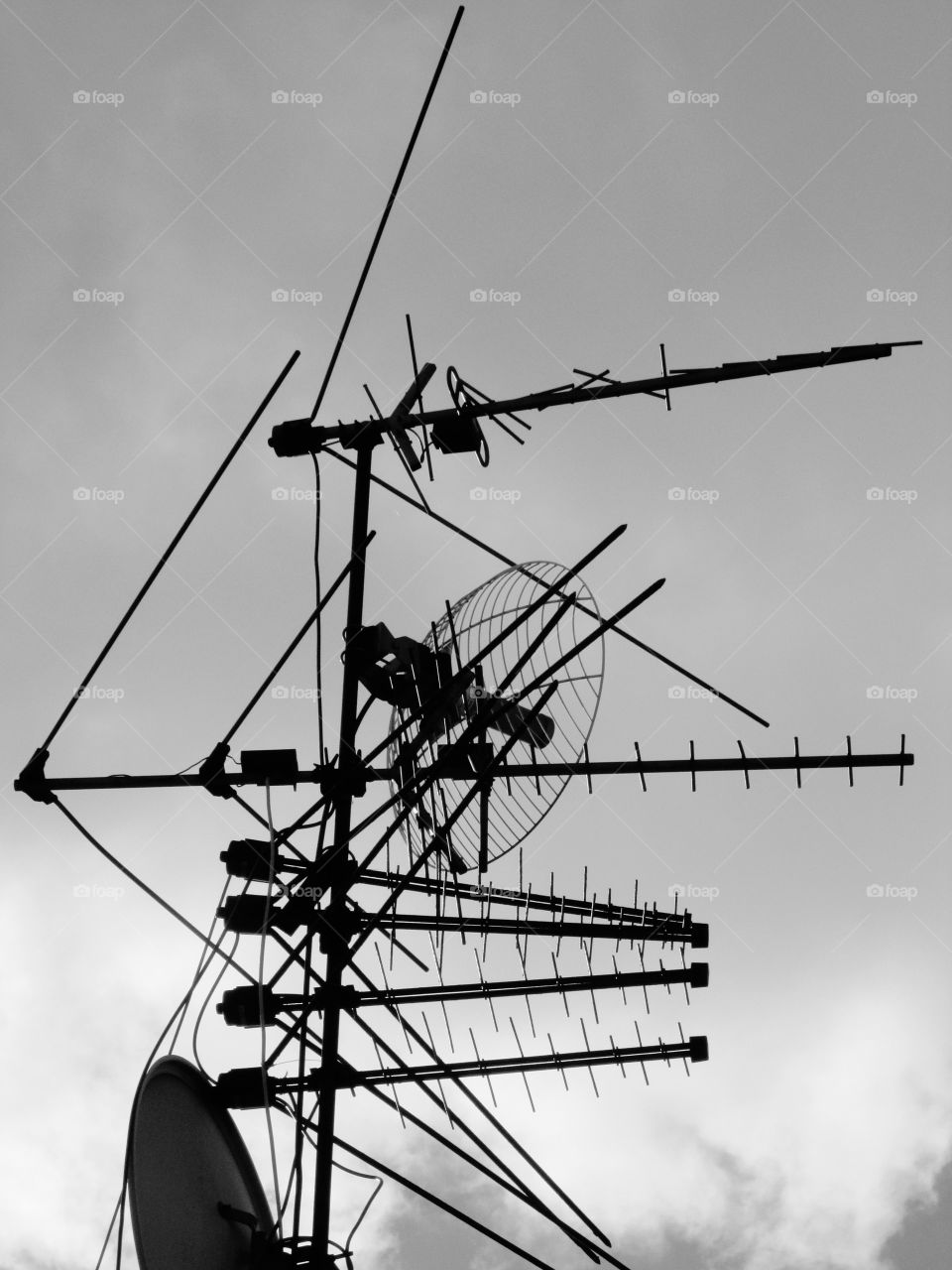 Multifunctional antenna.