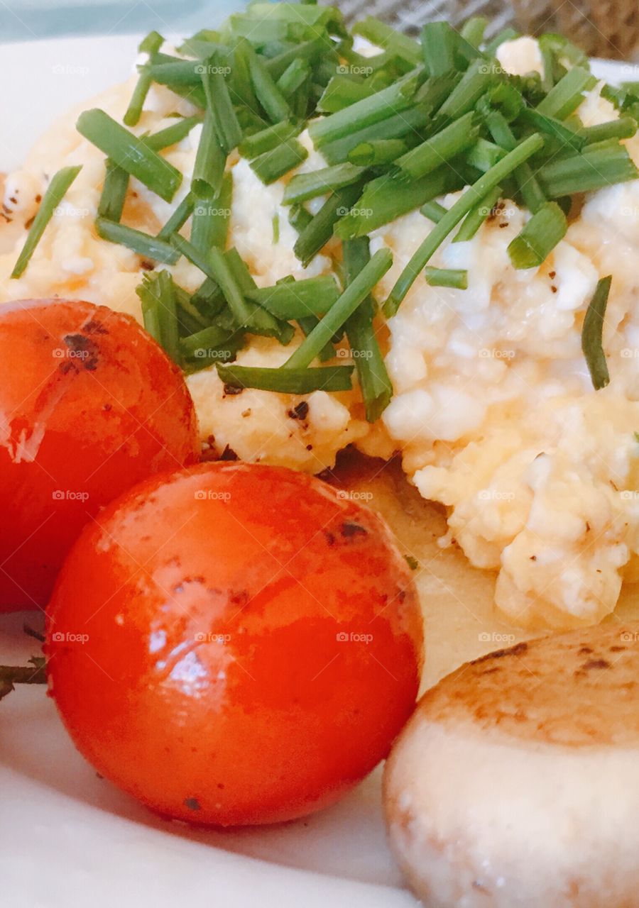 At home (my take) version on Chef Gordon Ramsey’s famous scrambled egg breakfast. Mine is served atop a grilled corn tortilla with a side of grilled tomatoes on the vine and mushroom caps 