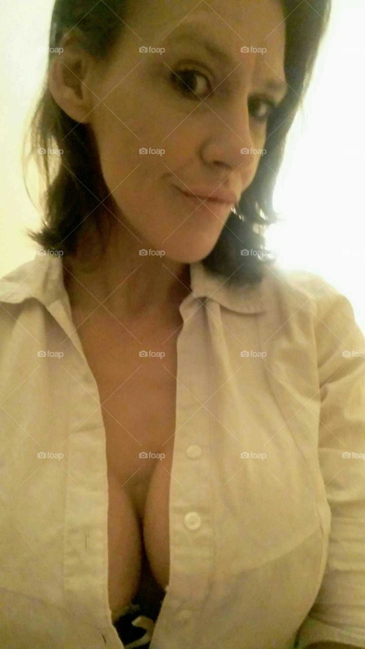 Cleavage and duck pout on show