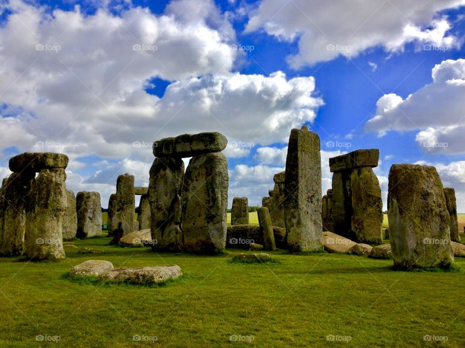 Stonehenge on a partly cloudy day 