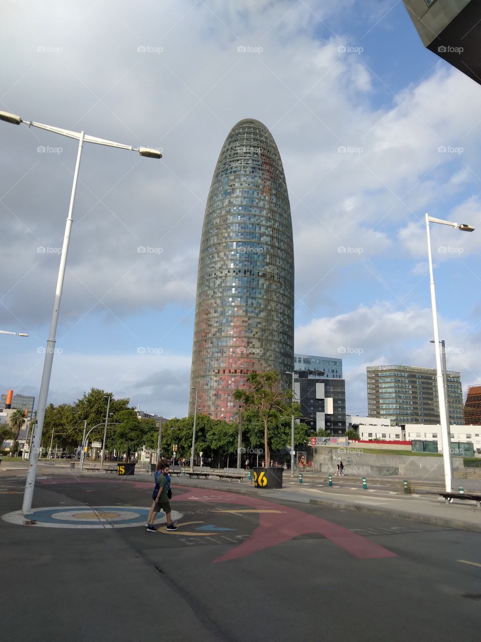 Torre Agbar una de los 3 edificios más alta Cataluña