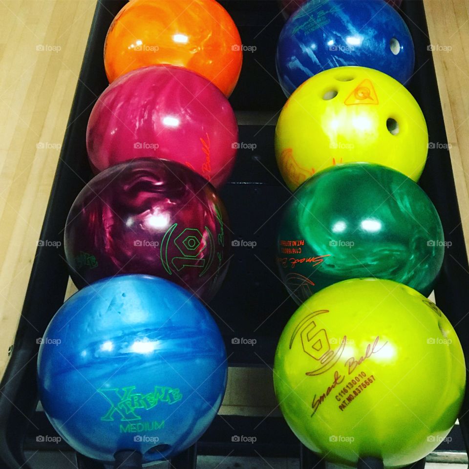 Colorful bowling 🎳