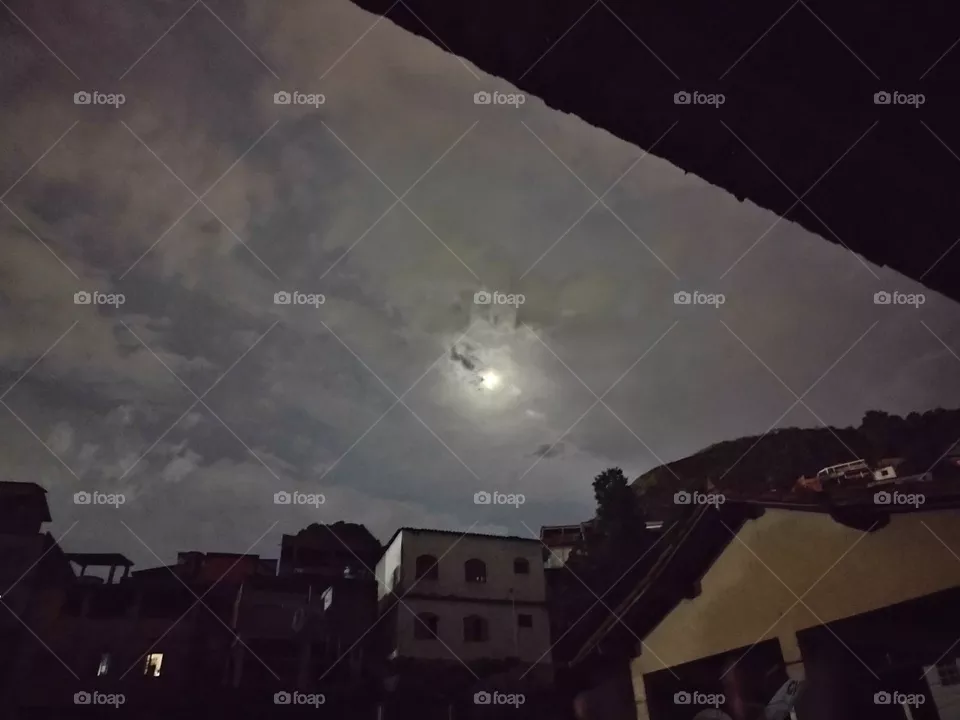 Noite Nublada