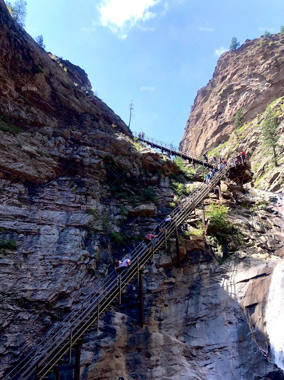 Took another hike in Colorado to Inspiration Point! Only way to get there was this giant staircase- do NOT look down!!