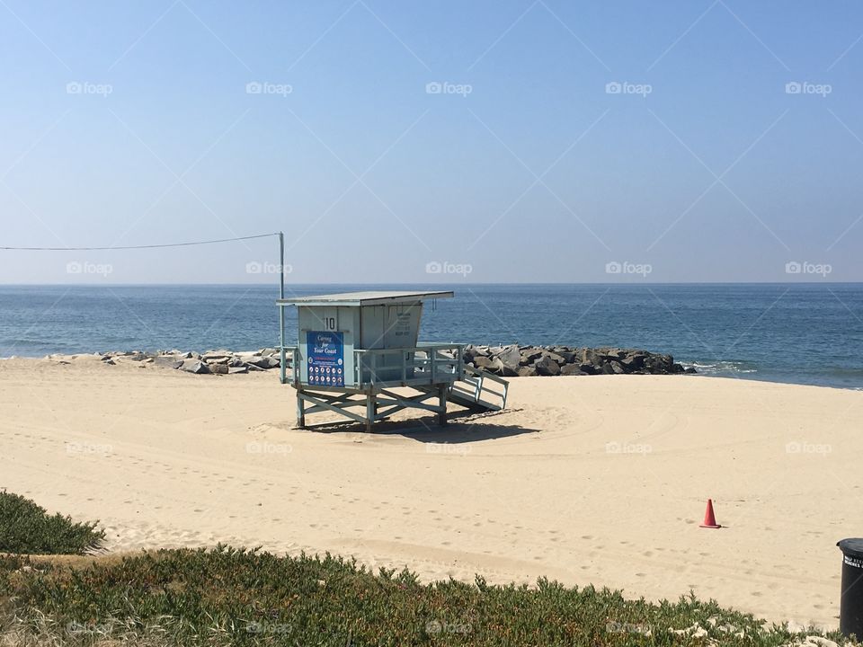 The pacific coast, in late June. Blue skies, blue water, and yet not a soul in sight. A beautiful morning on the beach.
