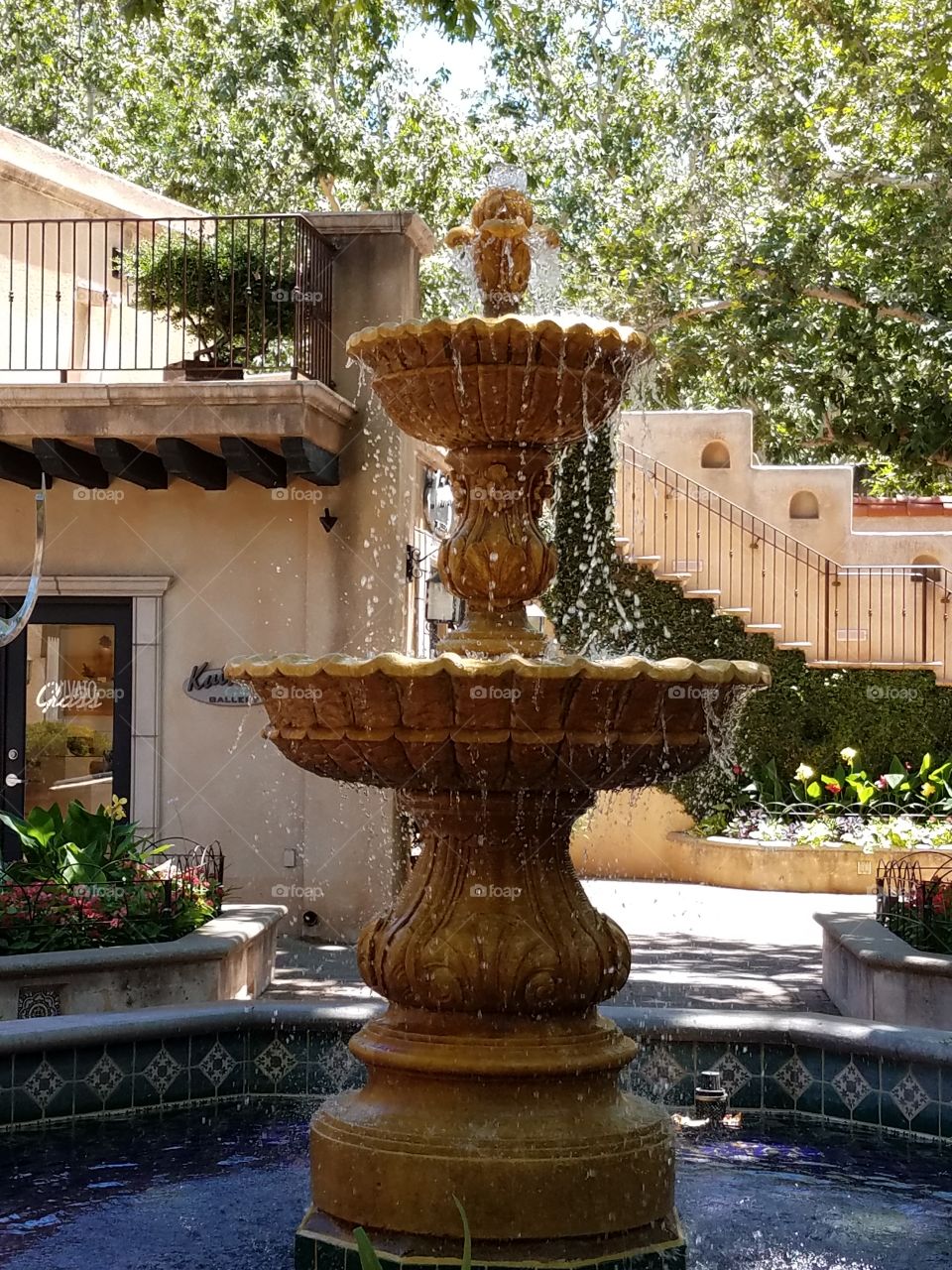 FLOWING WATER FOUNTAIN