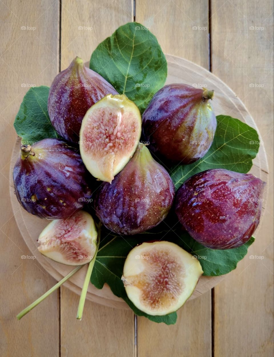Figs on fig leaves