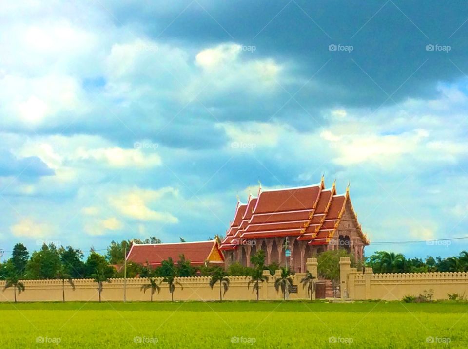 This monastery has the church decorated with artful stucco solely made by hands in Thailand.