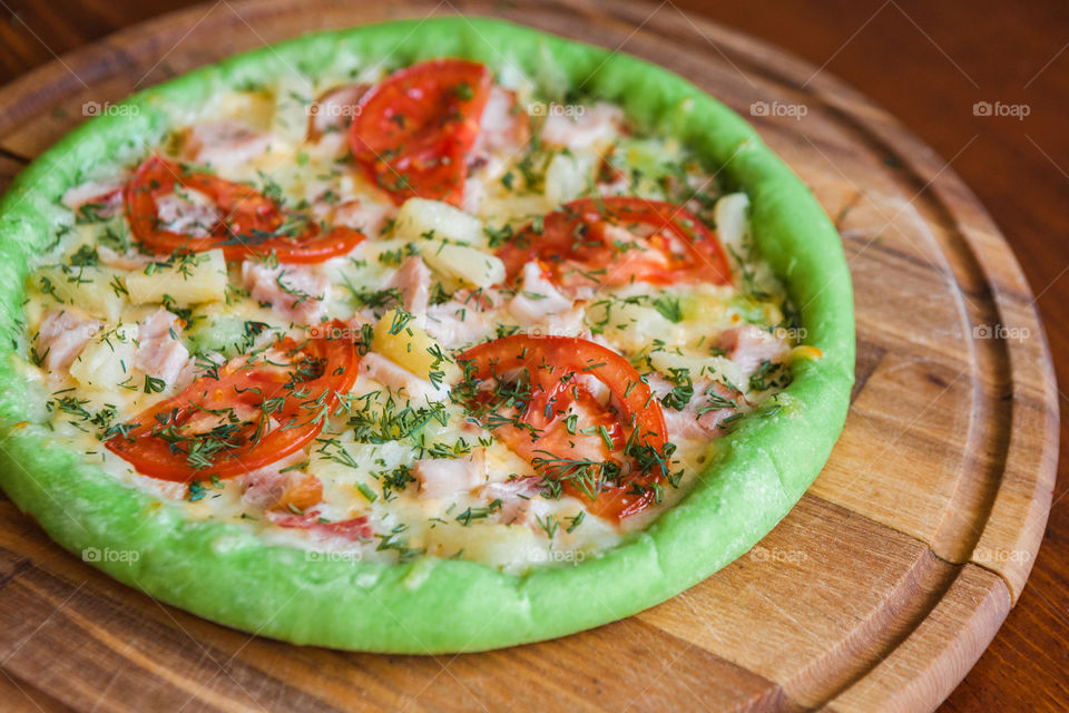 green pizza