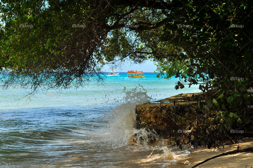 Hidden beach in the Caribbean 