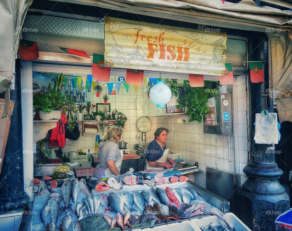 Market scene Porto