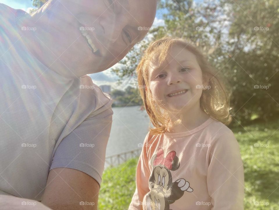 🇺🇸 A delightful tour with my daughter on Lake Taboão, in the city of Bragança Paulista. What a delight of life! / 🇧🇷 Um passeio delicioso com minha filha no Lago do Taboão, na cidade de Bragança Paulista. Que delícia de vida!