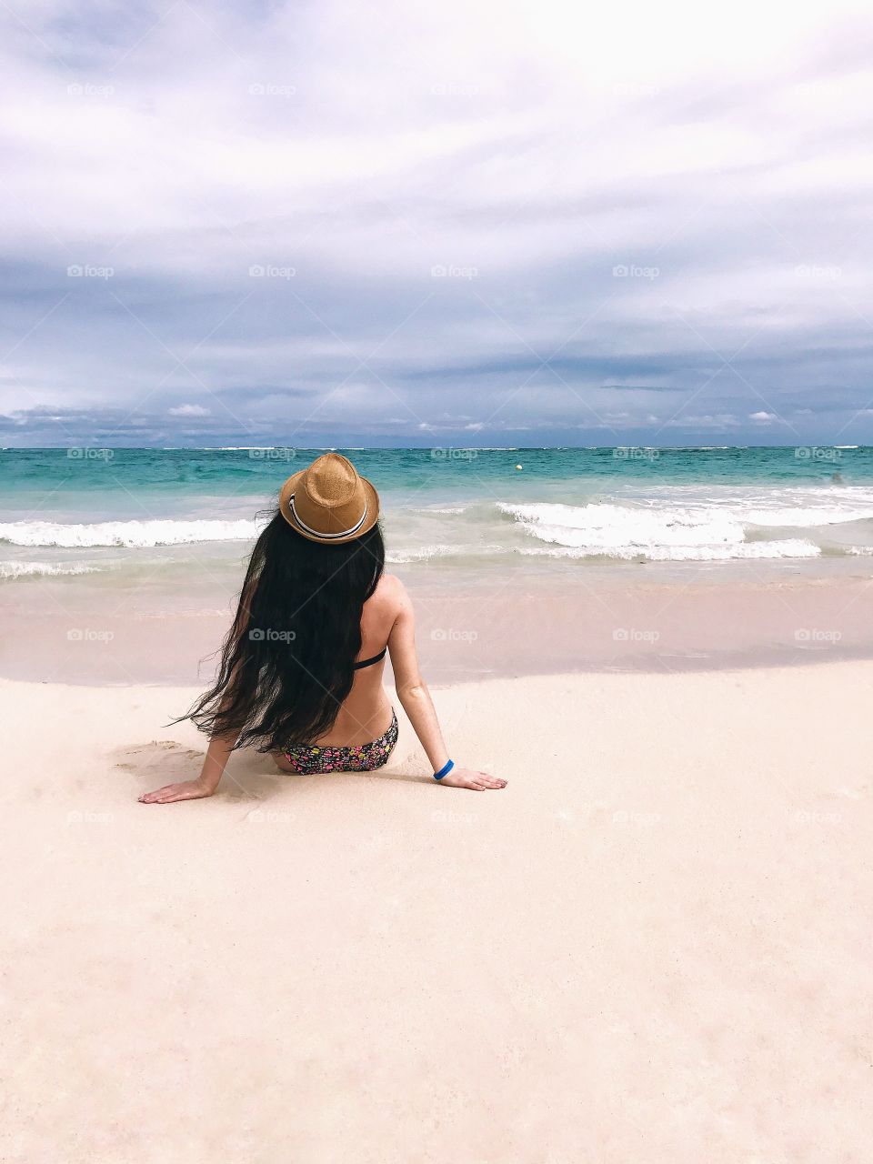 Love with nature. Beautiful girl and ocean 