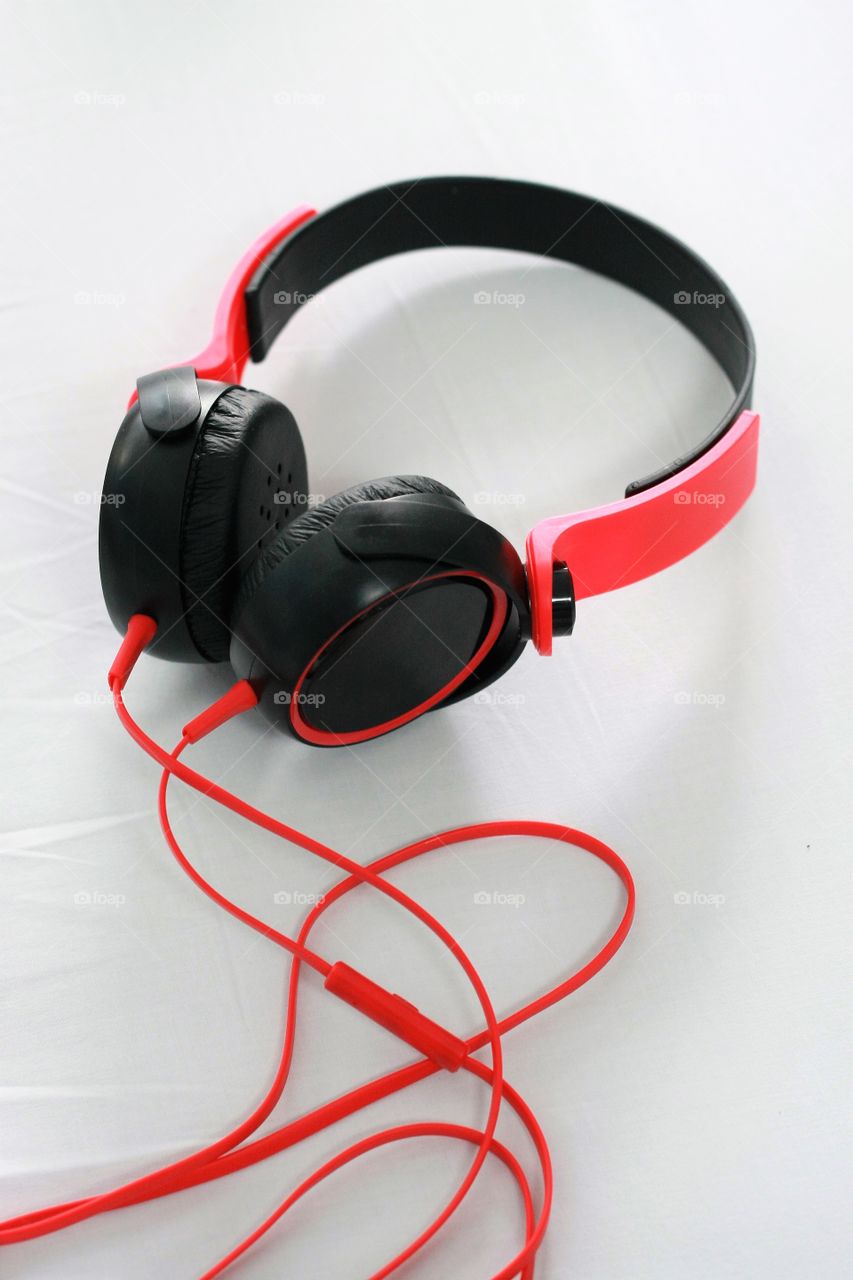 Red earphone 