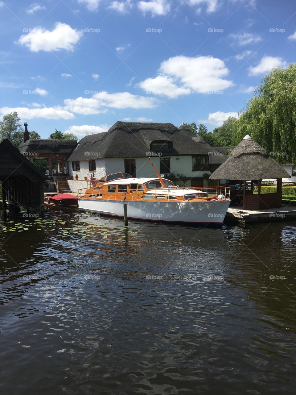 House and boat Norfolk broads