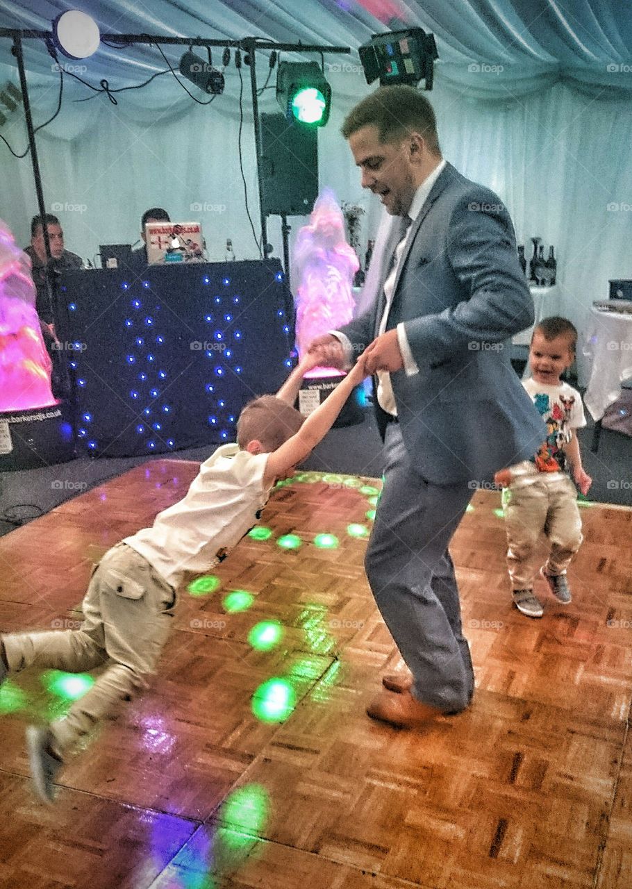 spinning pop. the spinning pop party