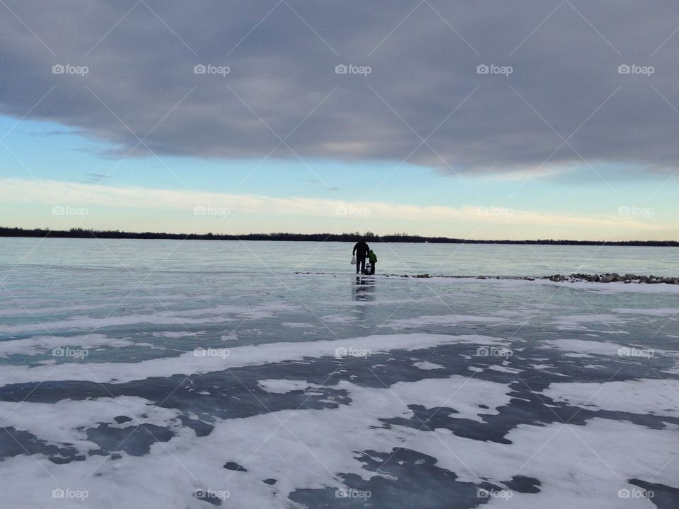 .: Ice fishing :.