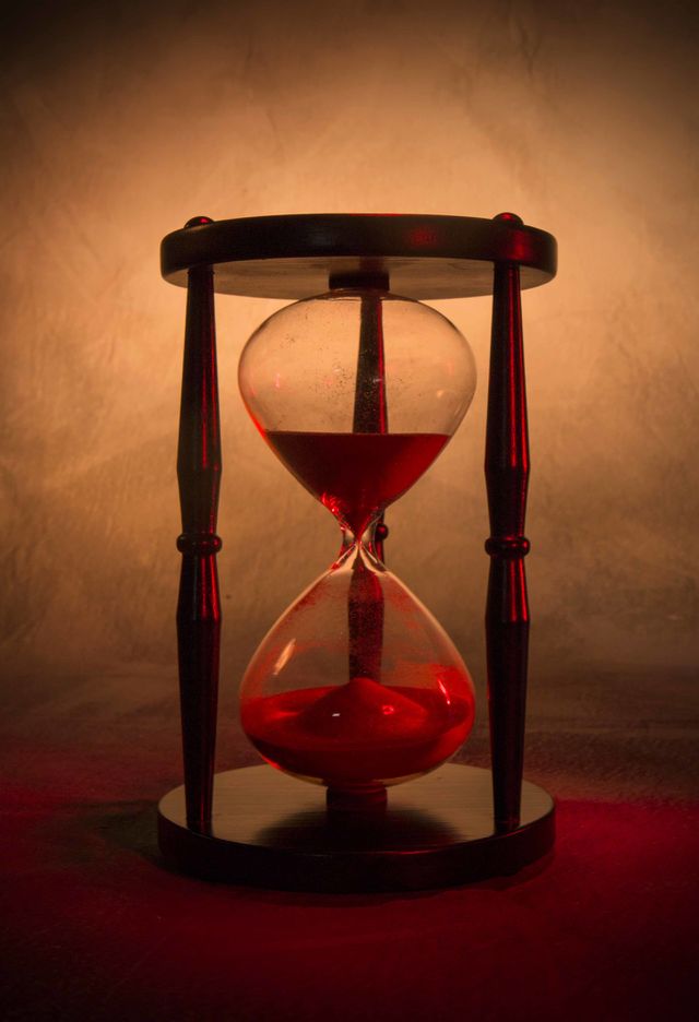 Hour glass