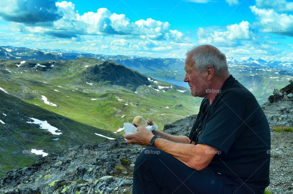 "Out of Office". Go hiking in the mountain. Bitihorn, Valdres, 800 meters above sealevel. Family trip. Say hello to my dad.