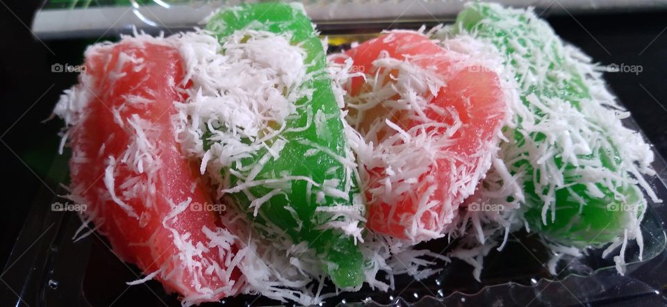 Mata Roda is a traditional snack. These snacks are classified as wet cakes.