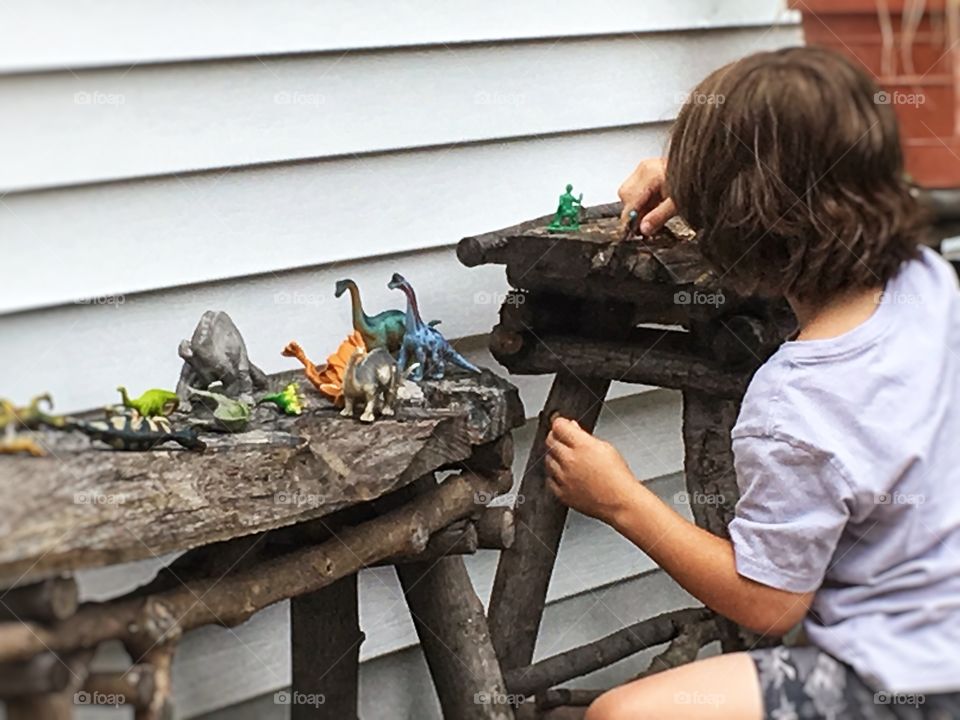 Playing with dinosaurs 