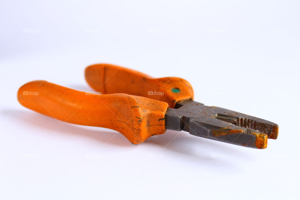 pliers