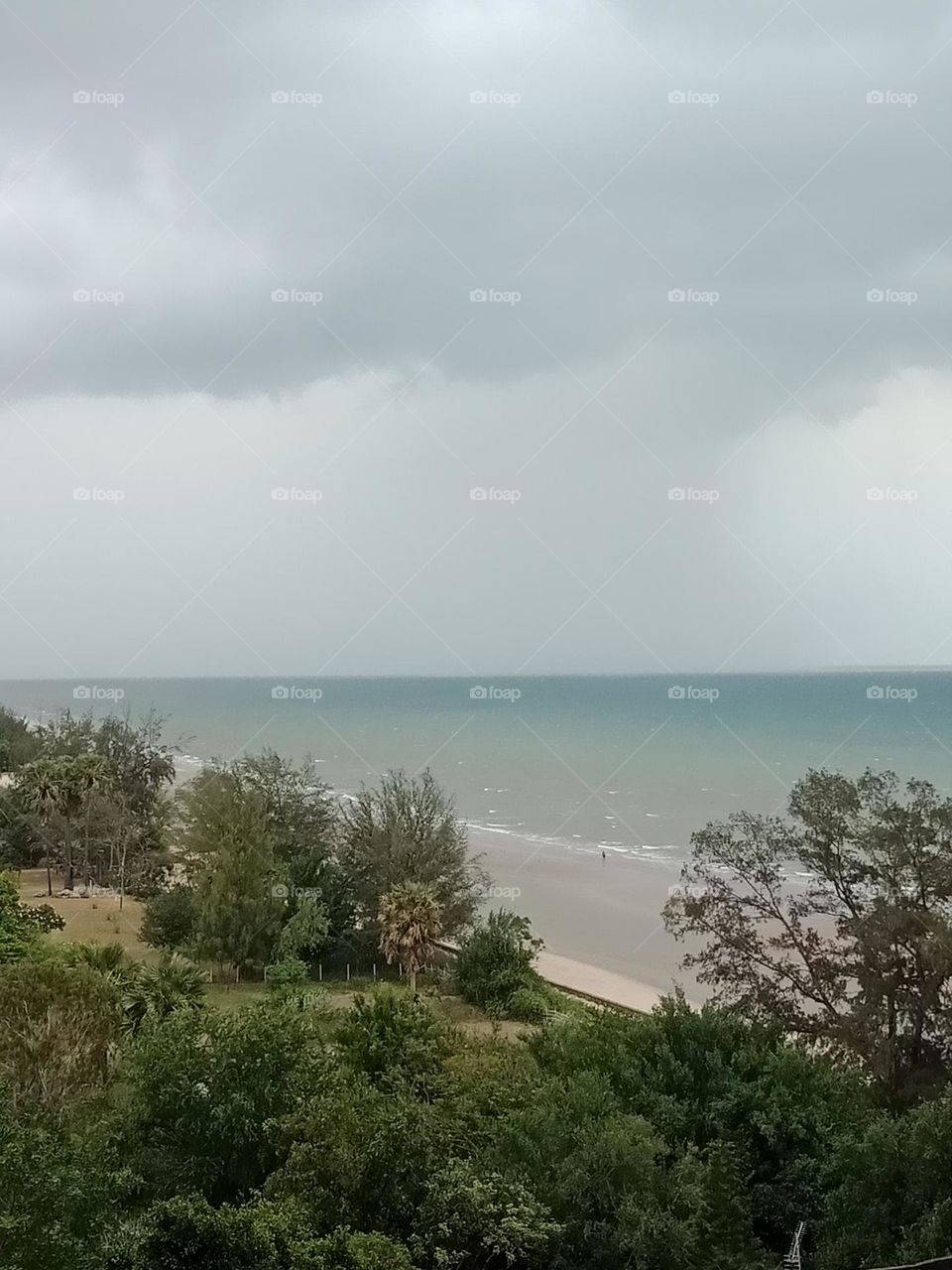 Raining sea