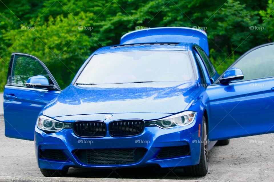 B&W car blue 