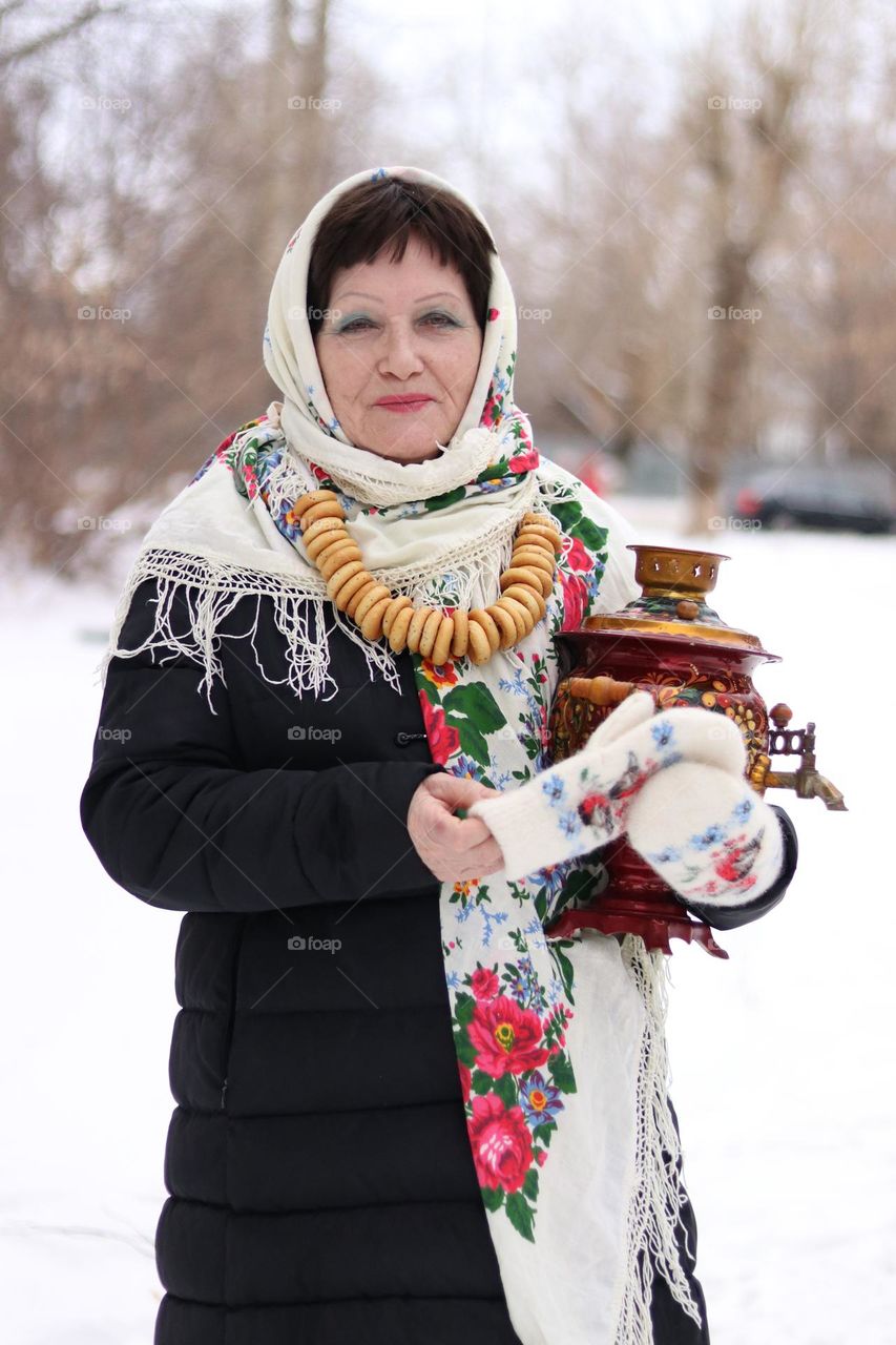 с самоваром