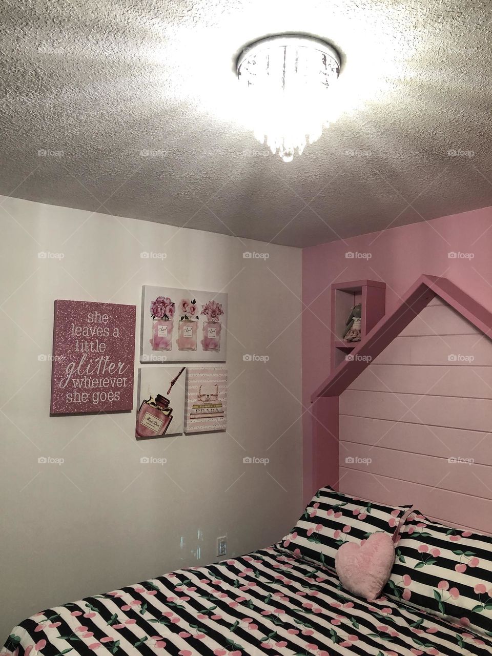 Little Girl House Bed in Pink