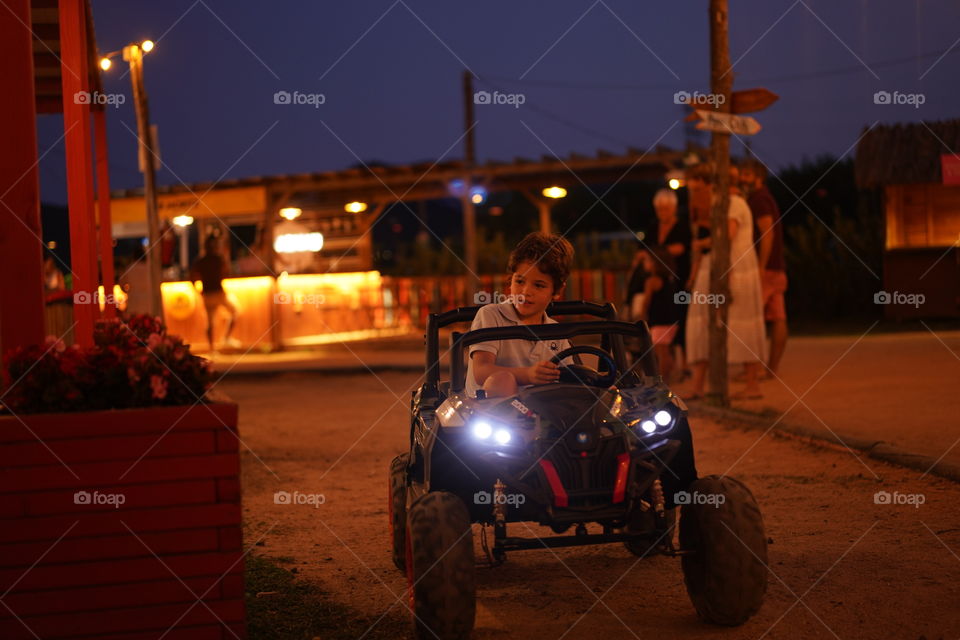 pequeño conductor buggy