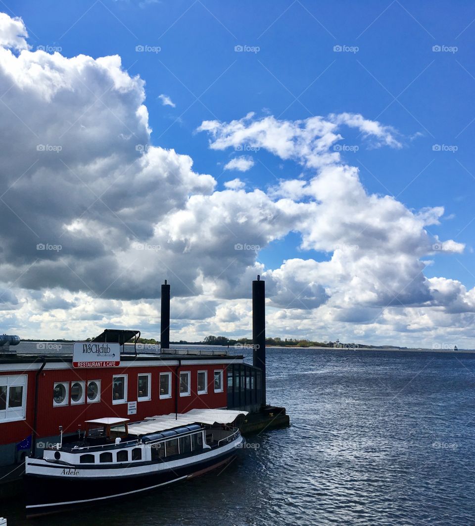 Hamburg.Elbe.Blankenese