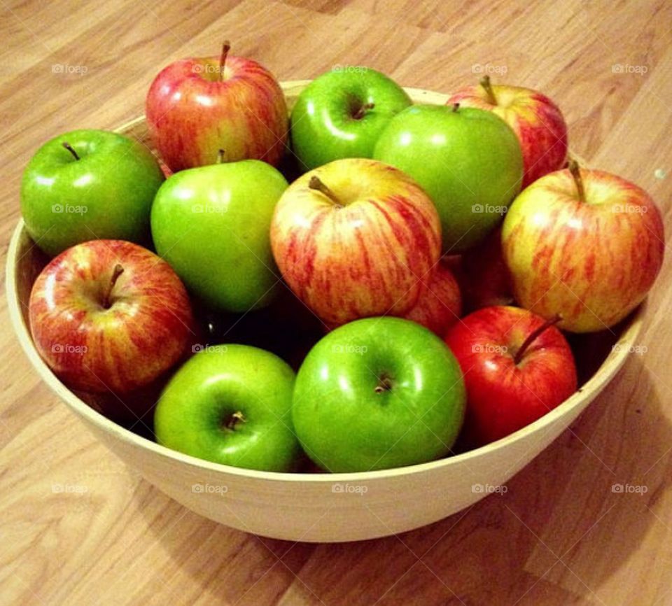 Bowl of apples
