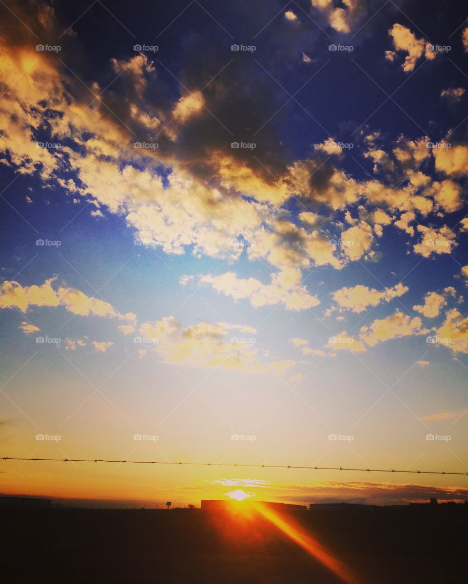 🌅Desperte, #Jundiaí. 
Que a jornada diária possa SEMPRE valer a pena!
🍃
#sol #sun #sky #céu #photo #nature #morning #alvorada #natureza #horizonte #fotografia #pictureoftheday #paisagem #inspiração #amanhecer #mobgraphy #mobgrafia #AmoJundiaí