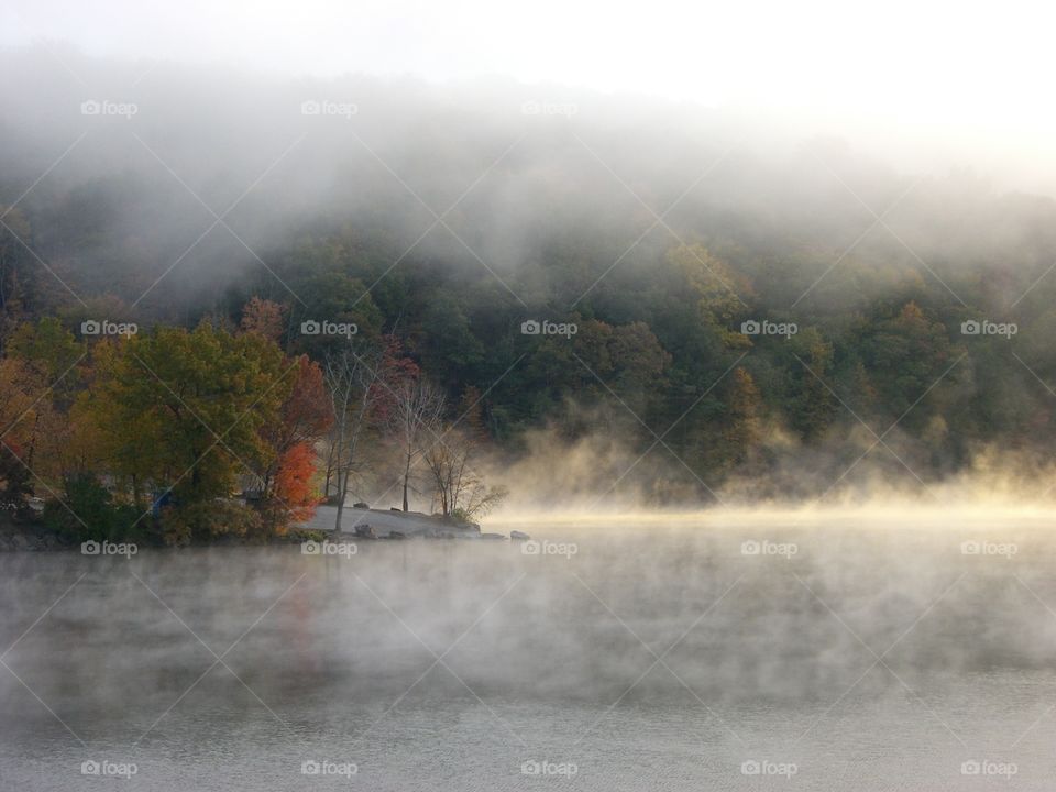 Fall must on Lake Lillinonah