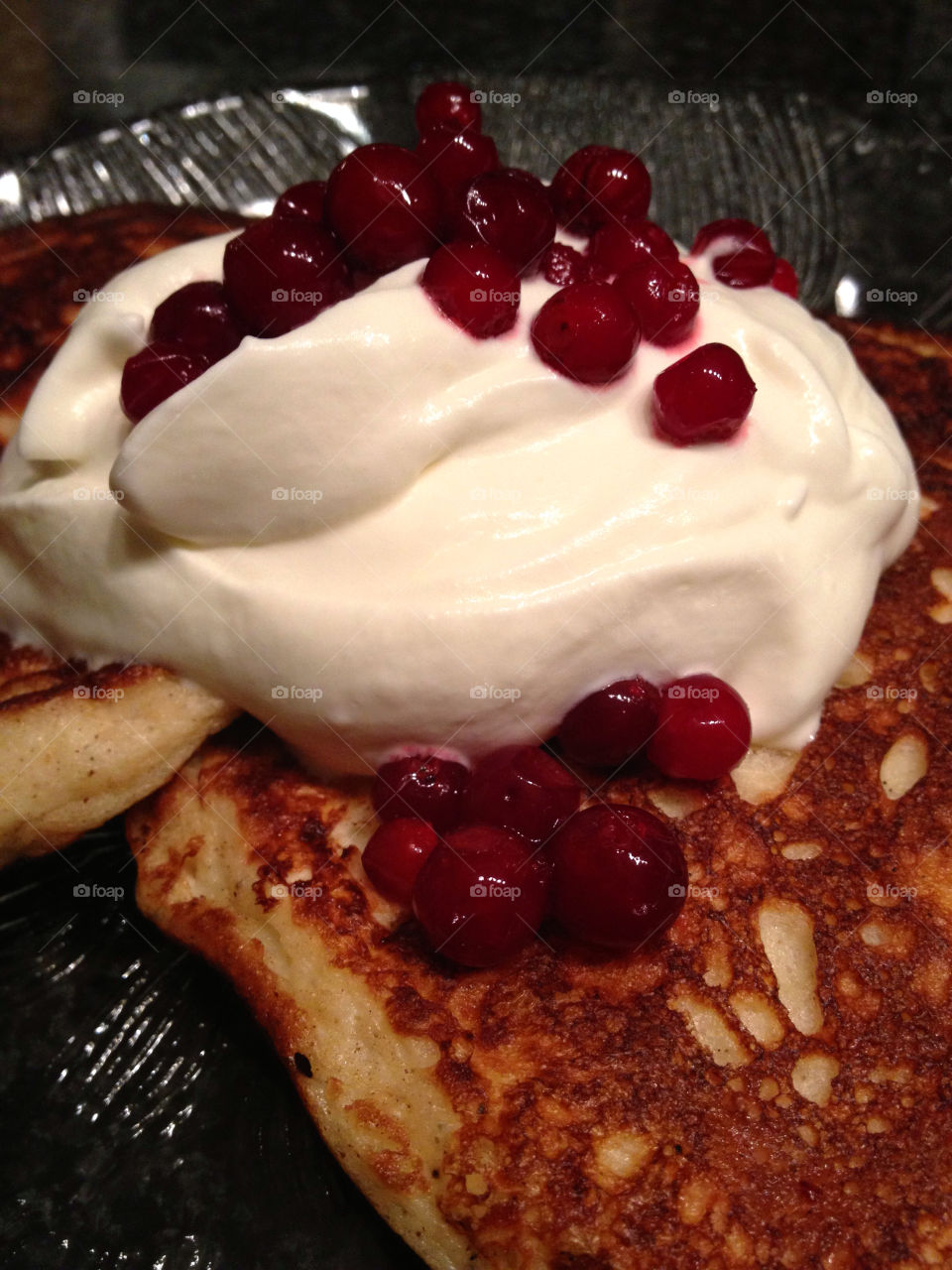 cream berries pancakes pannkakor by elluca